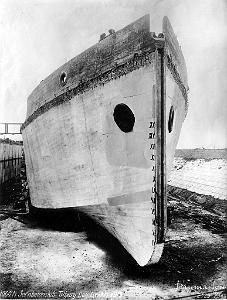 CAP ROUX ET LES BATEAUX EN CIMENT  (16) stade fabrication 1